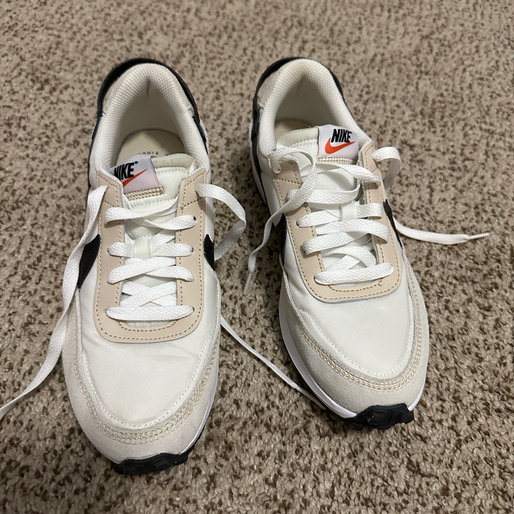Only worn once!! Nike Waffle Debut size 7.5 in women’s just a tad too little.